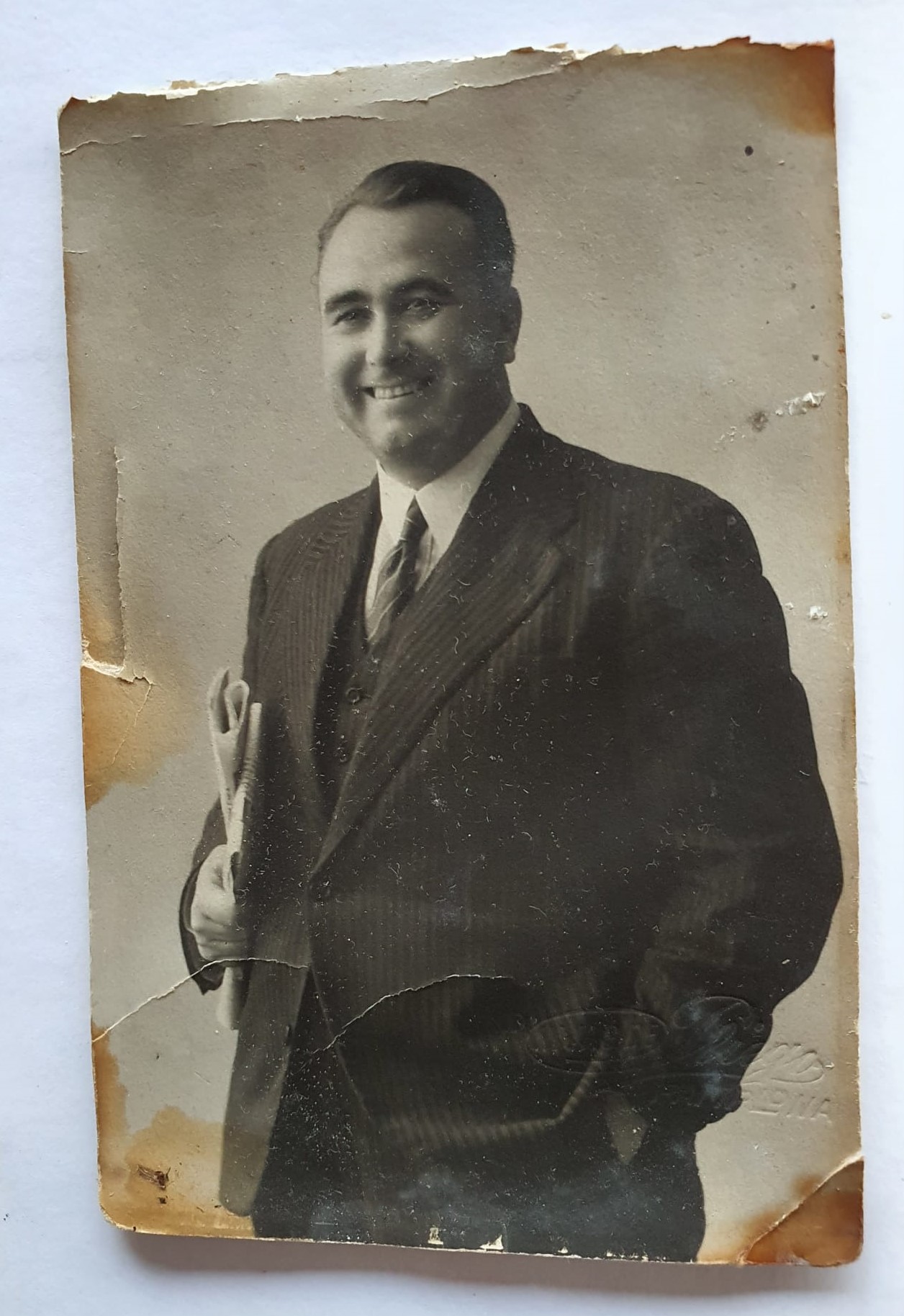 Mariano Sáez de Morilla, foto que le hicieron en un estudio hacia 1933. Imagen cedida por Eduardo Martínez Lacabe