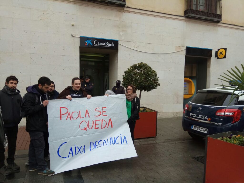 Imagen de la protesta de los ocho de Caixabank. Imagen cedida.