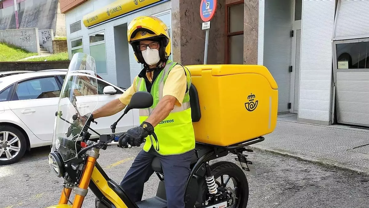Cartero de Santander. Correos