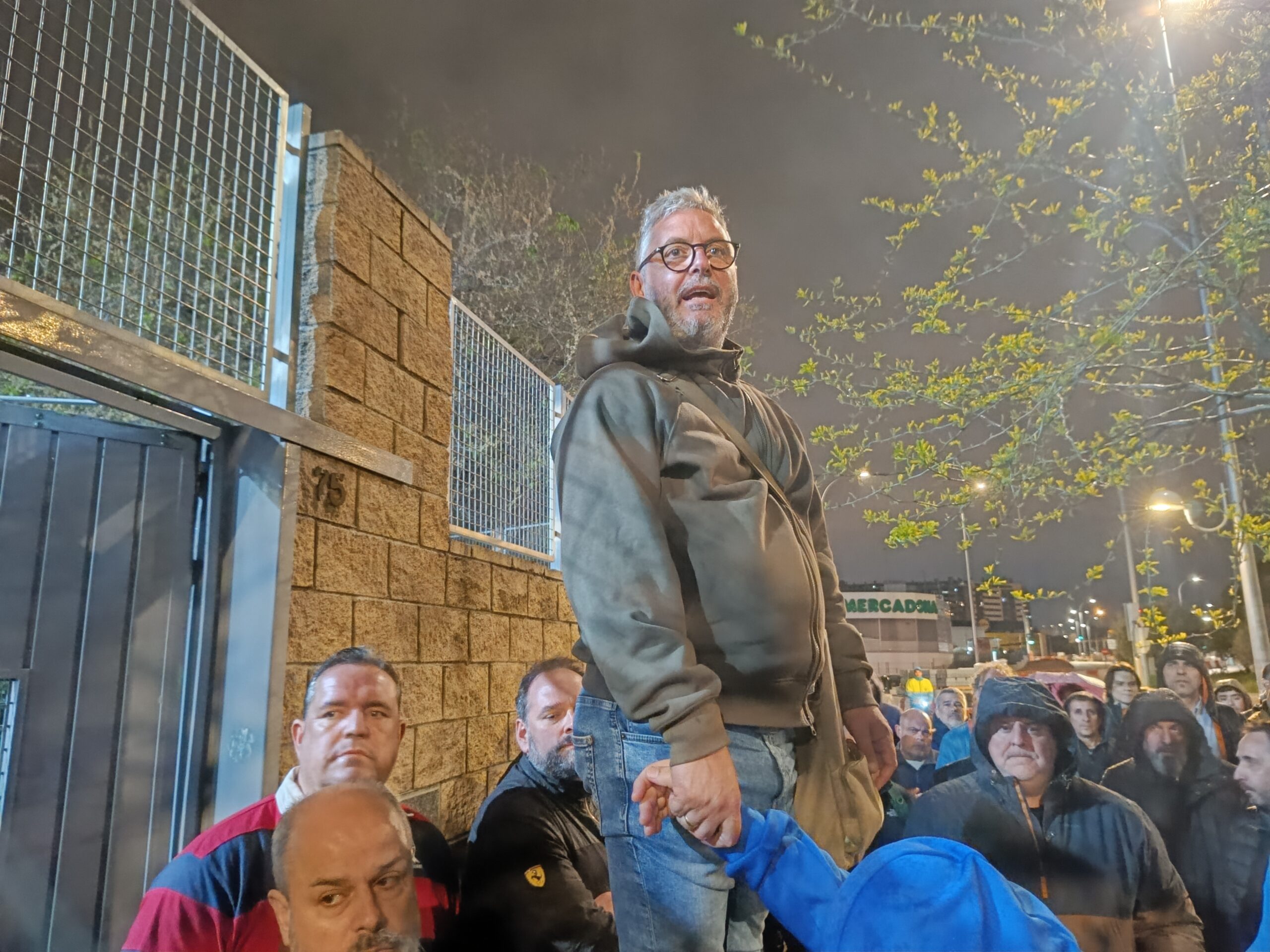 Primera noche de la huelga de basuras en Madrid.- Guillermo Martínez