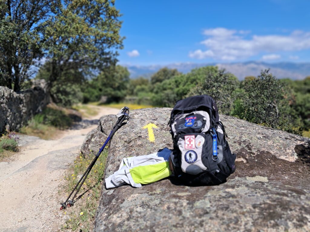 Una de las señalas que guía a los peregrinos que parten desde Madrid. (Cedida)
