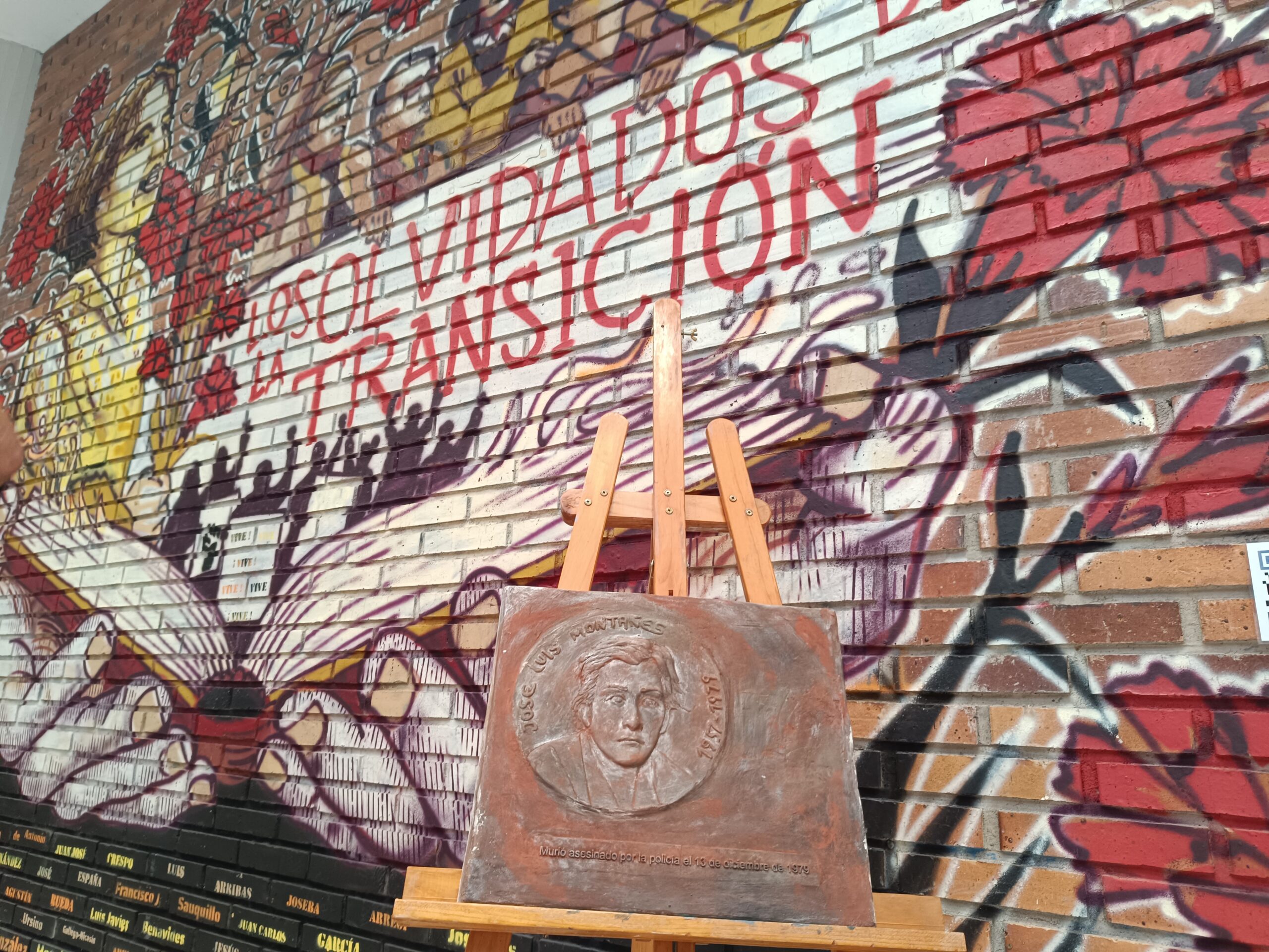 Placa en homenaje a José Luis Montañés.- Guillermo Martínez