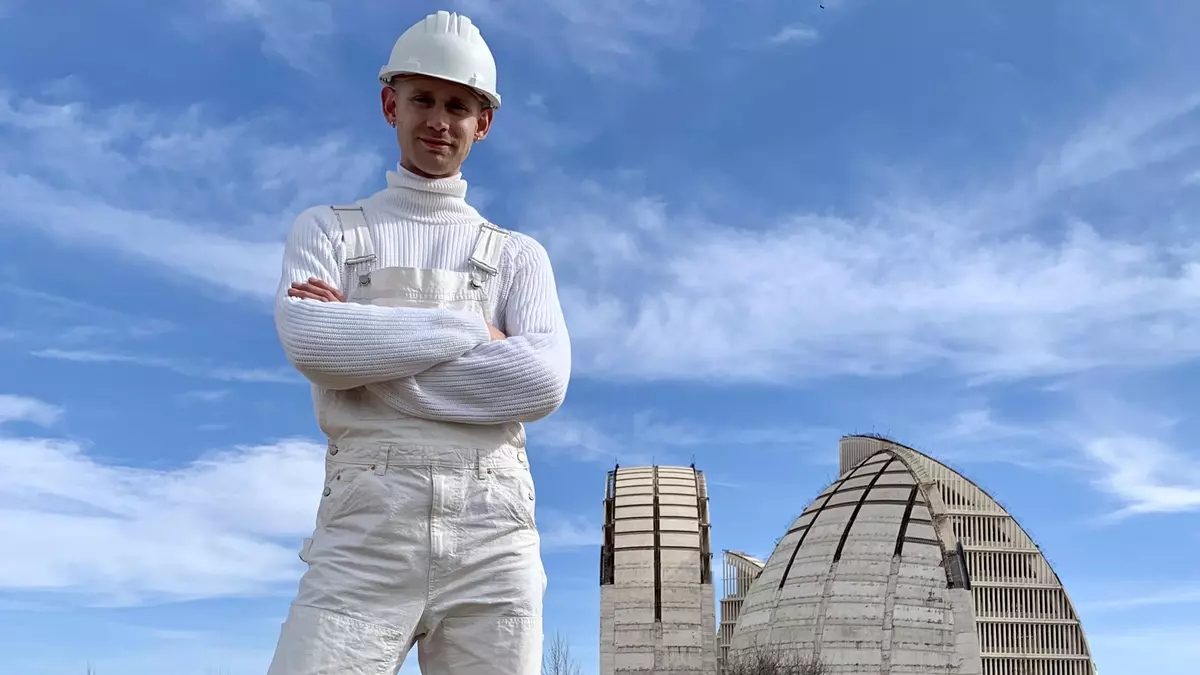 Erik Harley publica 'Pormishuevismo. Rotondas & mamotretos' (Anaya Touring).-&nbsp;Patricia Rubio