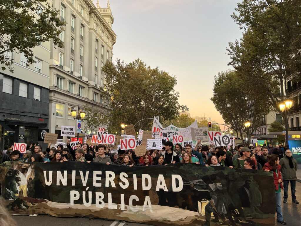 Cabecera de la manifestación.- CGT UCM