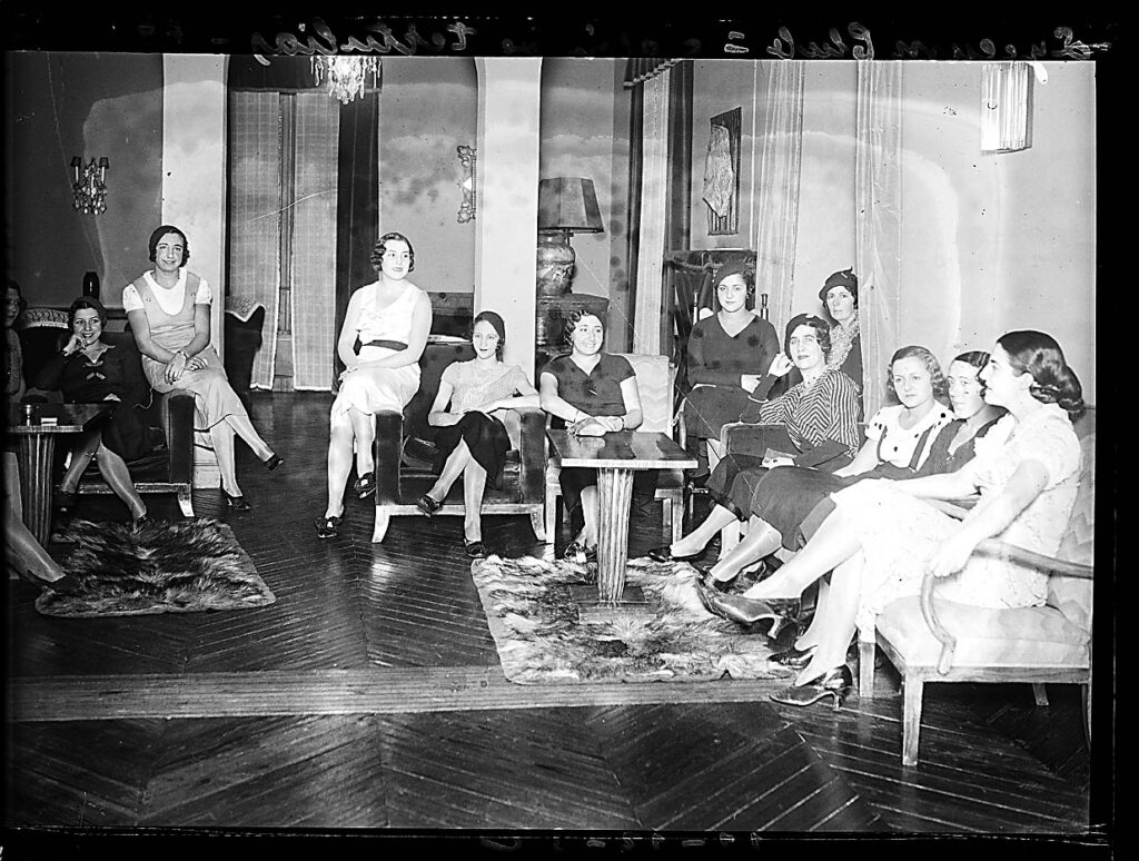 Una de las reuniones del Lyceum en la Casa de las Siete Chimeneas.- Ministerio de Cultura