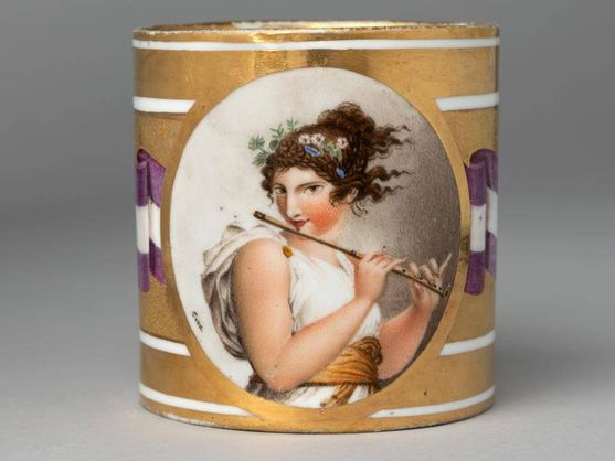 'Porcelanas para los reyes de Espa&ntilde;a. La producci&oacute;n de la Real F&aacute;brica del Buen Retiro'.- Cedida