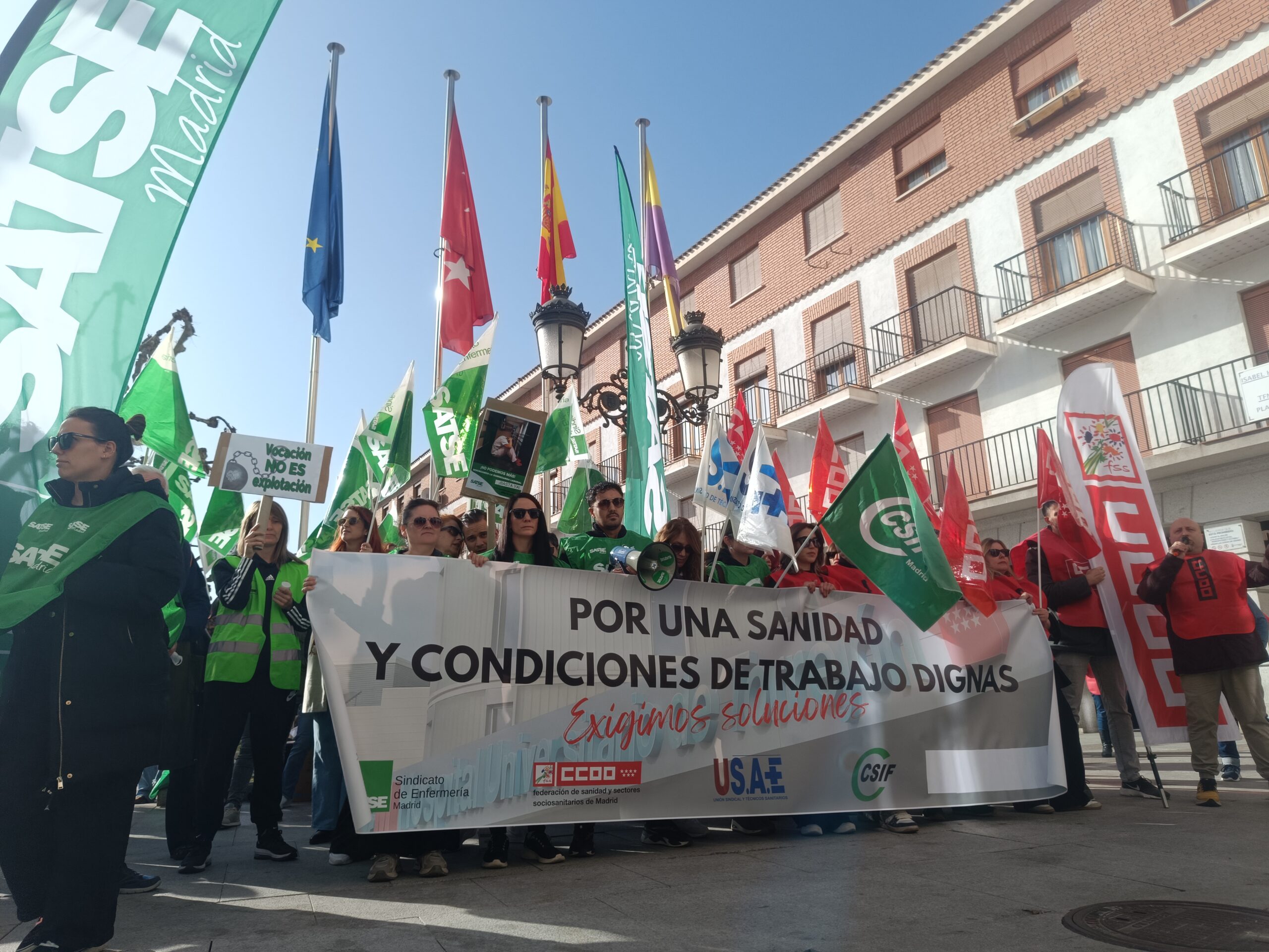 Trabajadores del Hospital de Torrej&oacute;n de Ardoz se movilizan por la mejora de sus condiciones laborales.- Guillermo Mart&iacute;nez