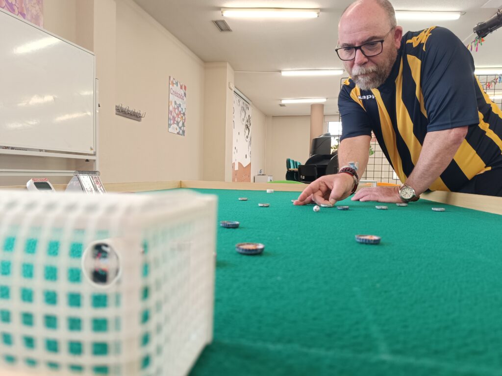 Uno de los jugadores antes de chutar a portería.- Guillermo Martínez