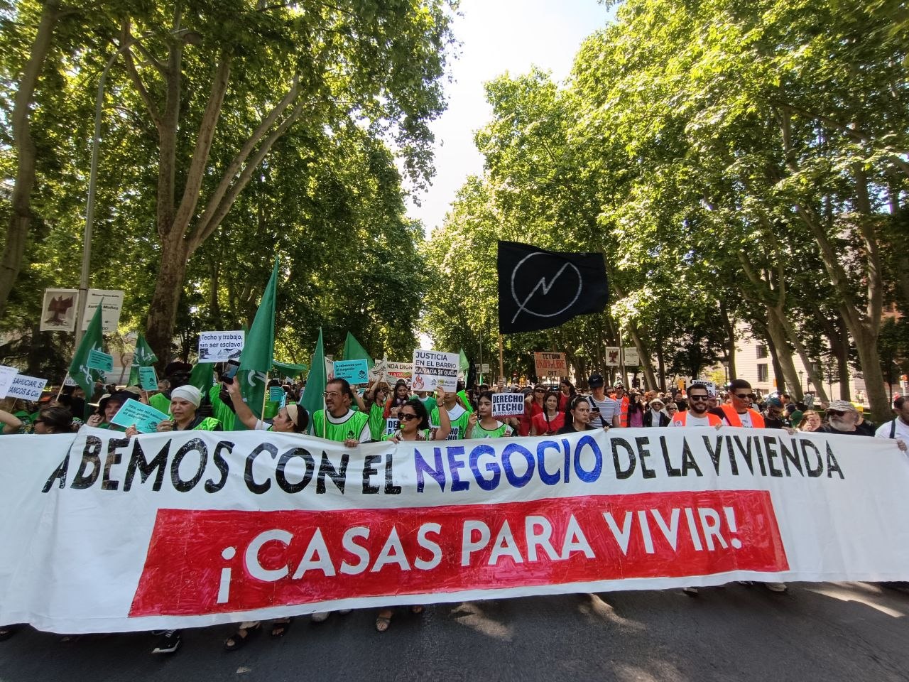 Manifestaci&oacute;n a favor de la regulaci&oacute;n de la vivienda en Madrid.- Guillermo Mart&iacute;nez
