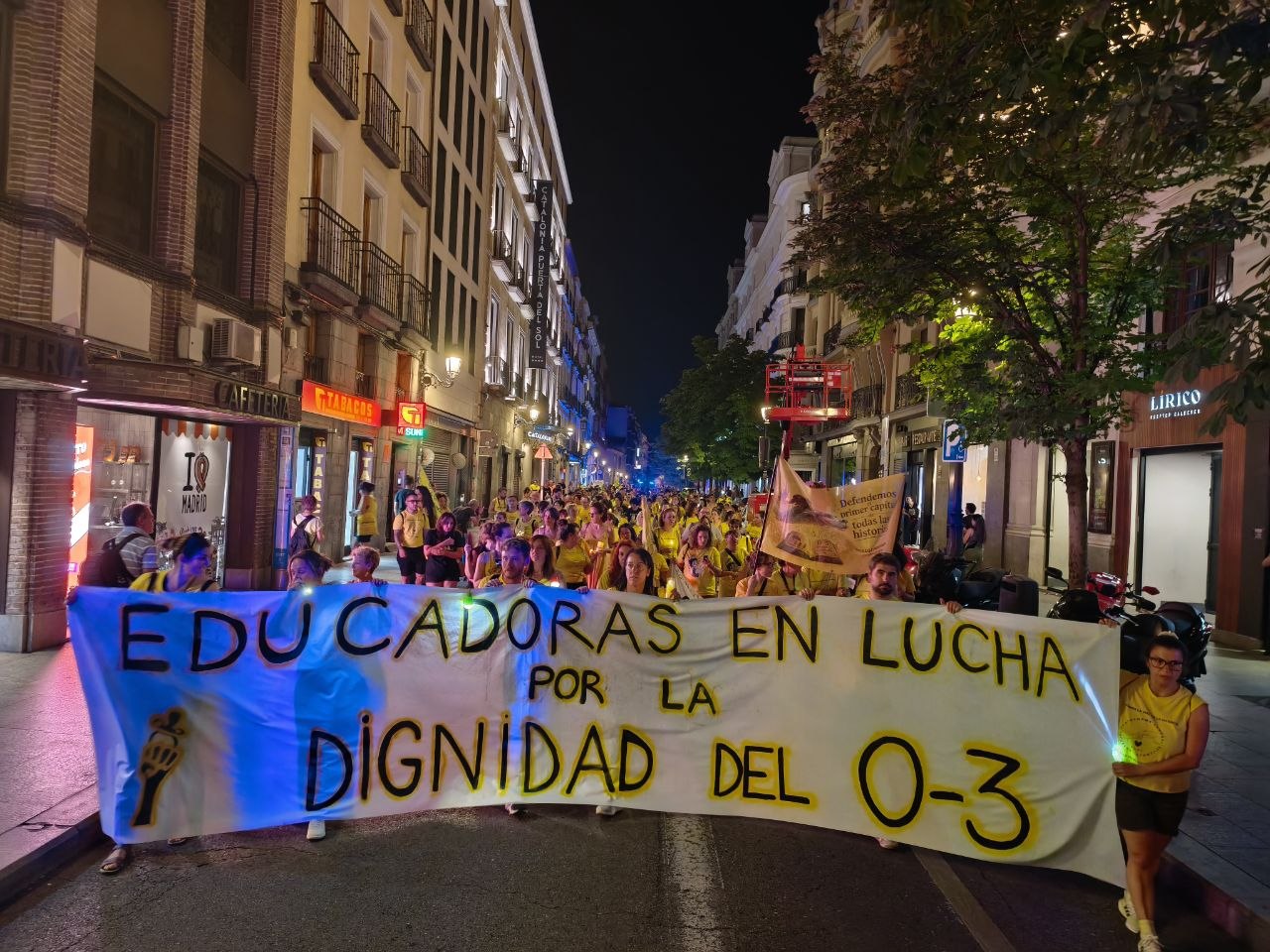 Manifestaci&oacute;n nocturna de educadoras del 0-3 en Madrid.-&nbsp;Guillermo Mart&iacute;nez