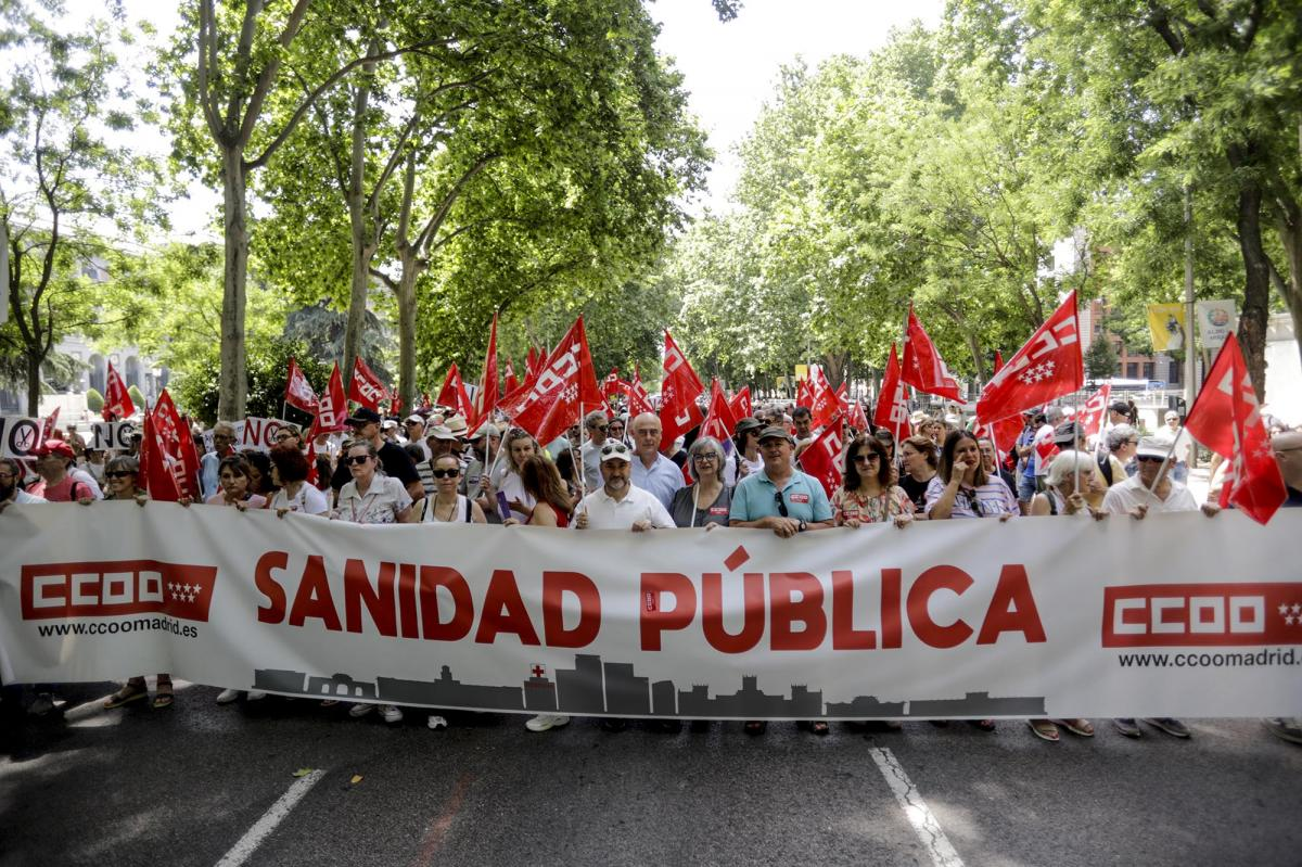 Manifestaci&oacute;n en defensa de la sanidad p&uacute;blica.- CCOO