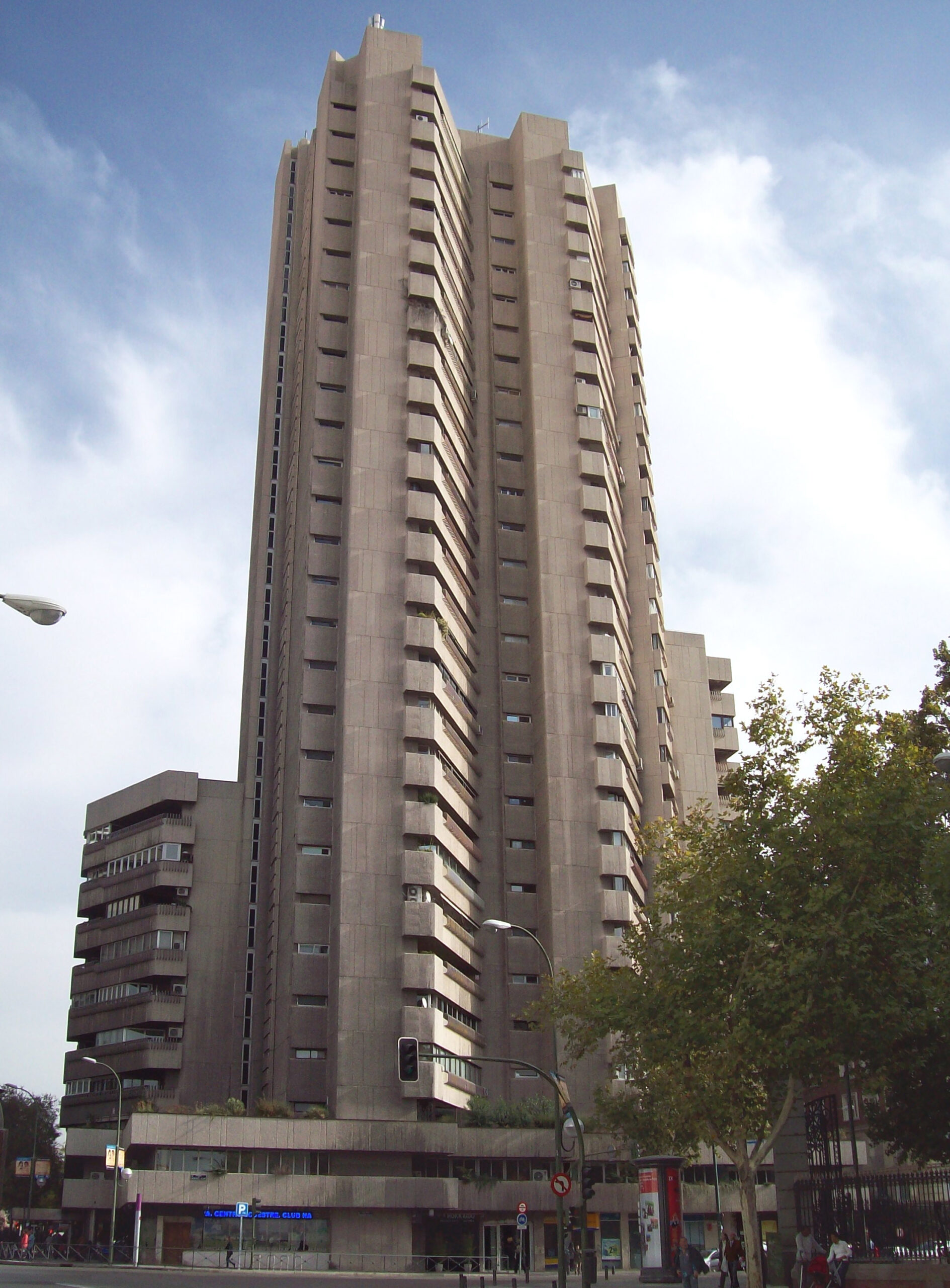 Torre de Valencia en Madrid.- Wikimedia
